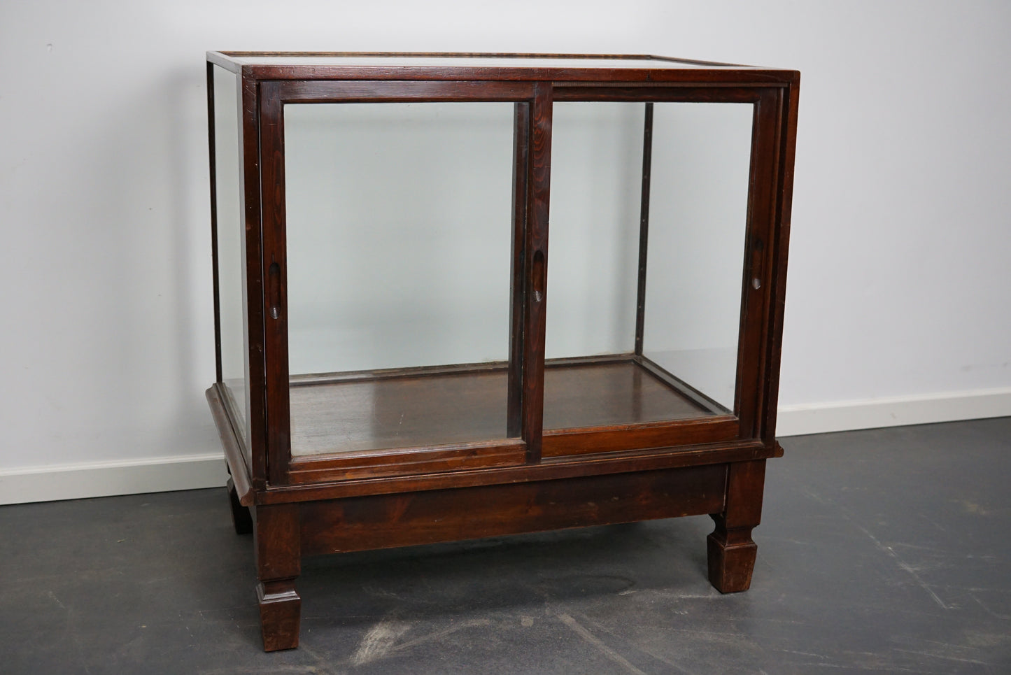 Mahogany Museum / Shop Display Cabinet or Vitrine, Early 20th Century